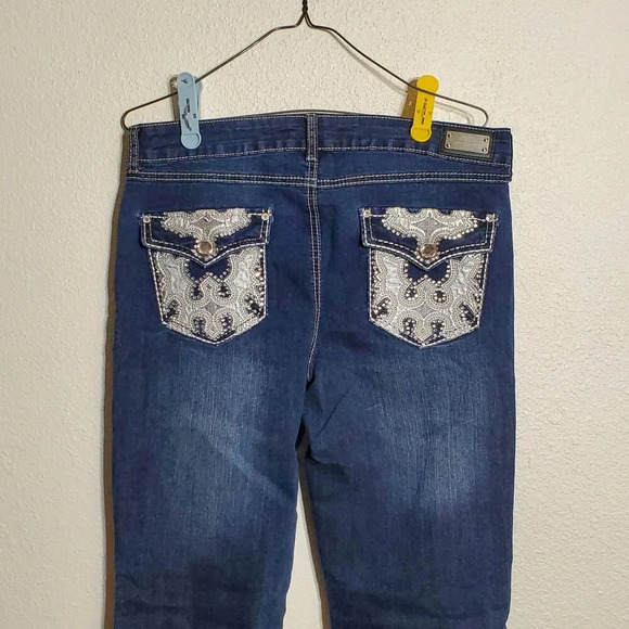 One 5 One Woman's Bootcut Jeans Size 12 Blue Sparkle Embellished Back Pockets - Picture 10 of 16